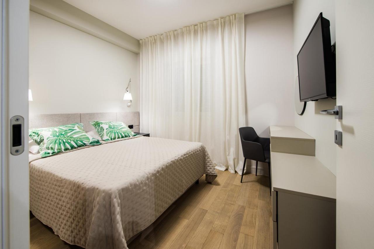 Luxury Apartments Elizabeth ポドストラナ エクステリア 写真