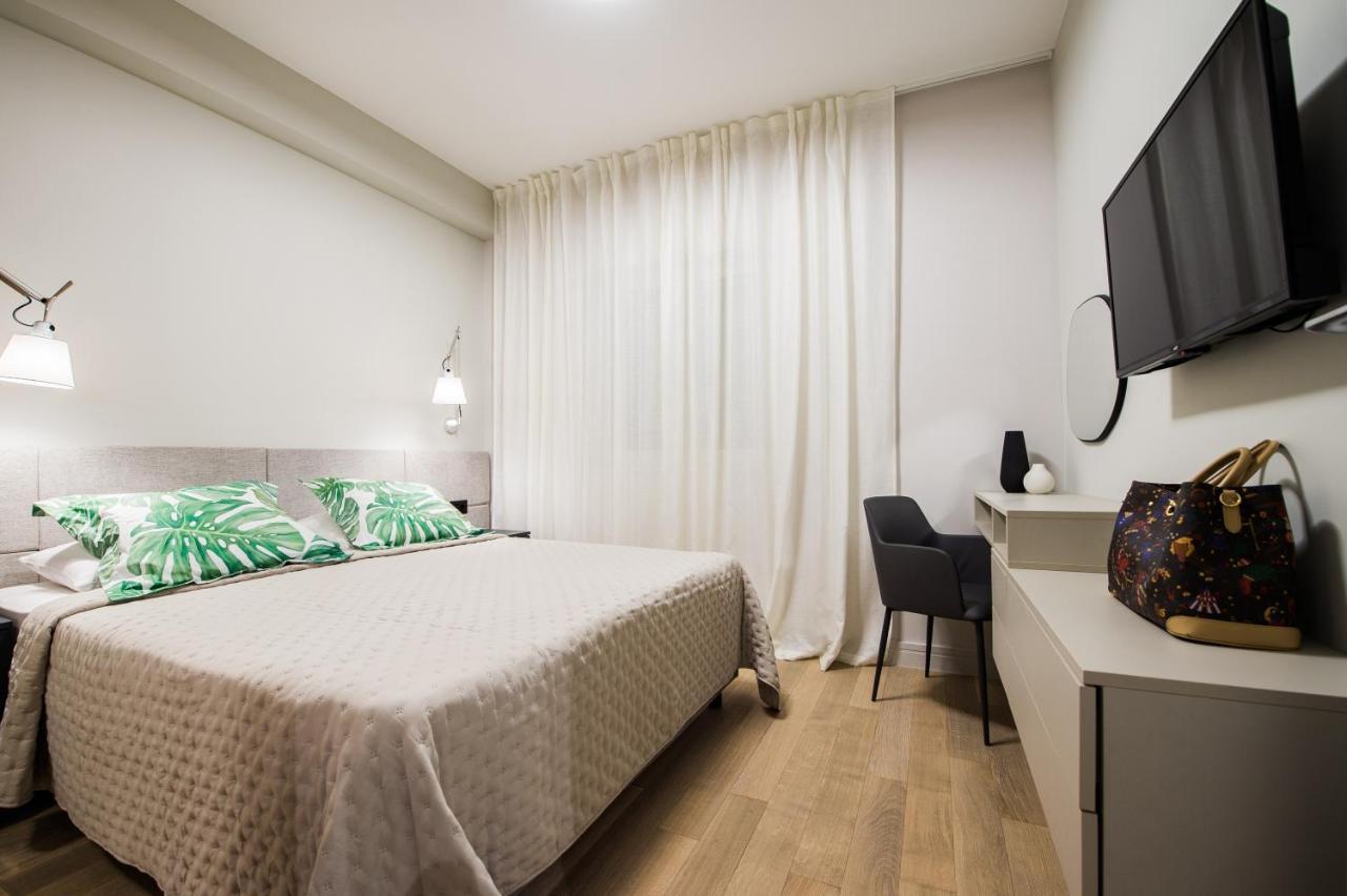 Luxury Apartments Elizabeth ポドストラナ エクステリア 写真