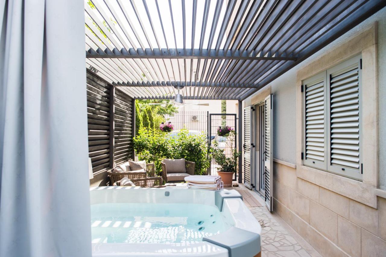 Luxury Apartments Elizabeth ポドストラナ エクステリア 写真