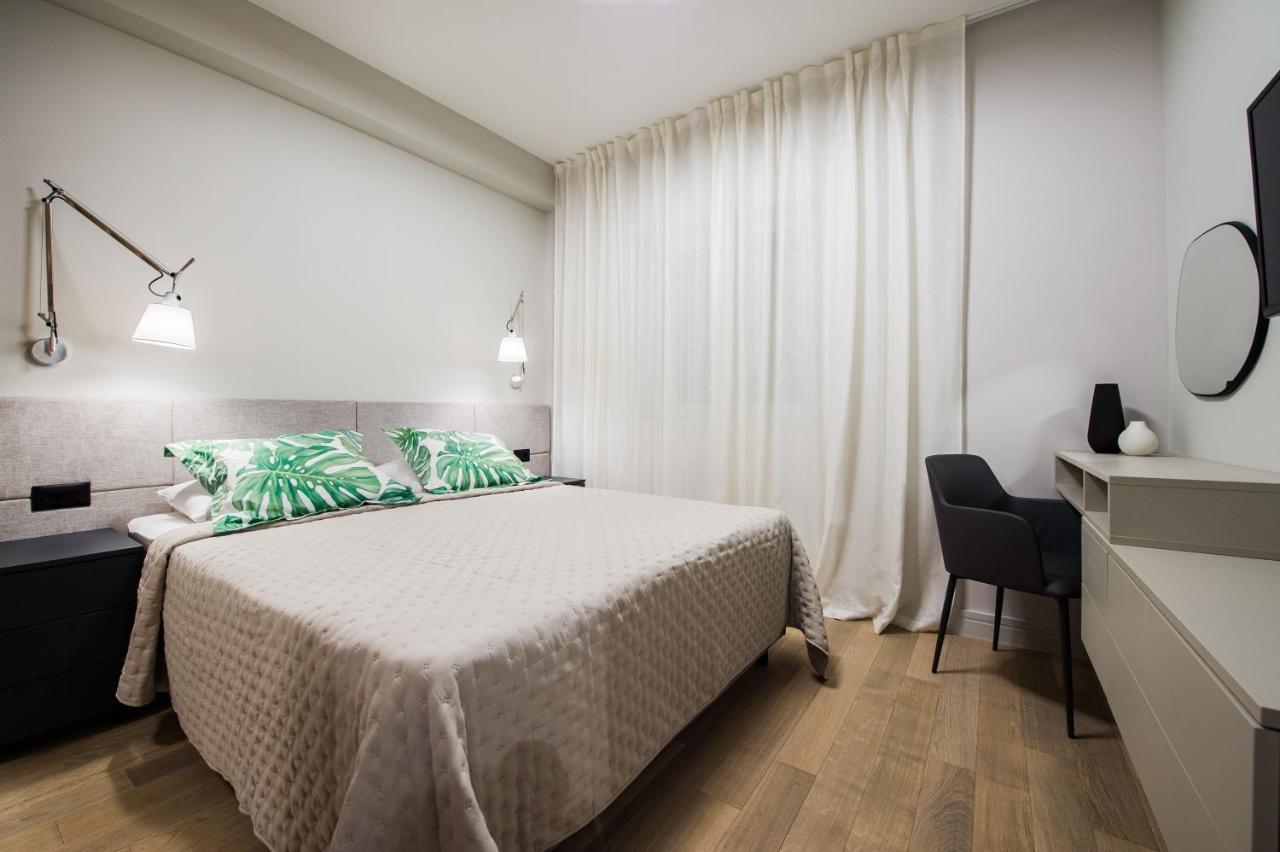 Luxury Apartments Elizabeth ポドストラナ エクステリア 写真
